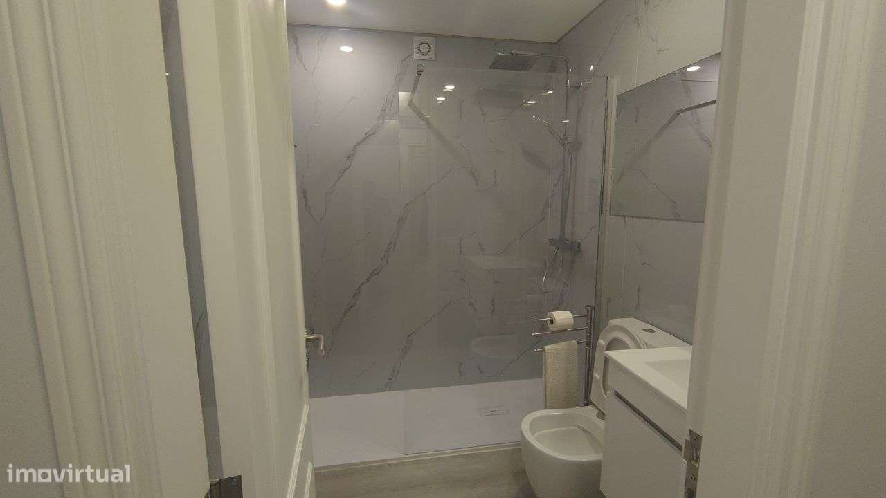 Vendo apartamento T2+1 remodelado no centro vila do conde-22