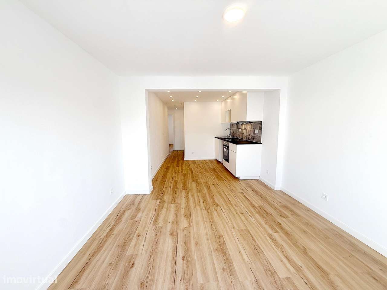 T2 remodelado c/ varanda e vista rio!-4