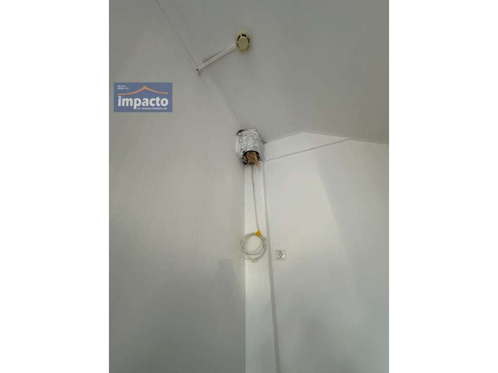 LOJA PÓVOA DE SANTA IRIA, RC e 1 Piso e garagem, possibilidade de t...-16