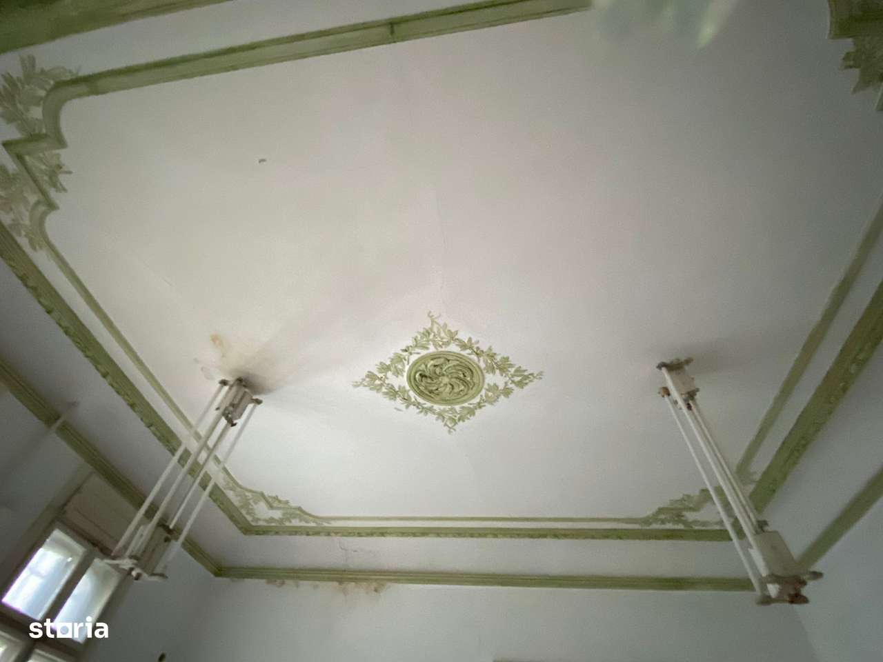 De Vanzare Vila Interbelica, 8-10 Camere, Romana - Zodiac-4