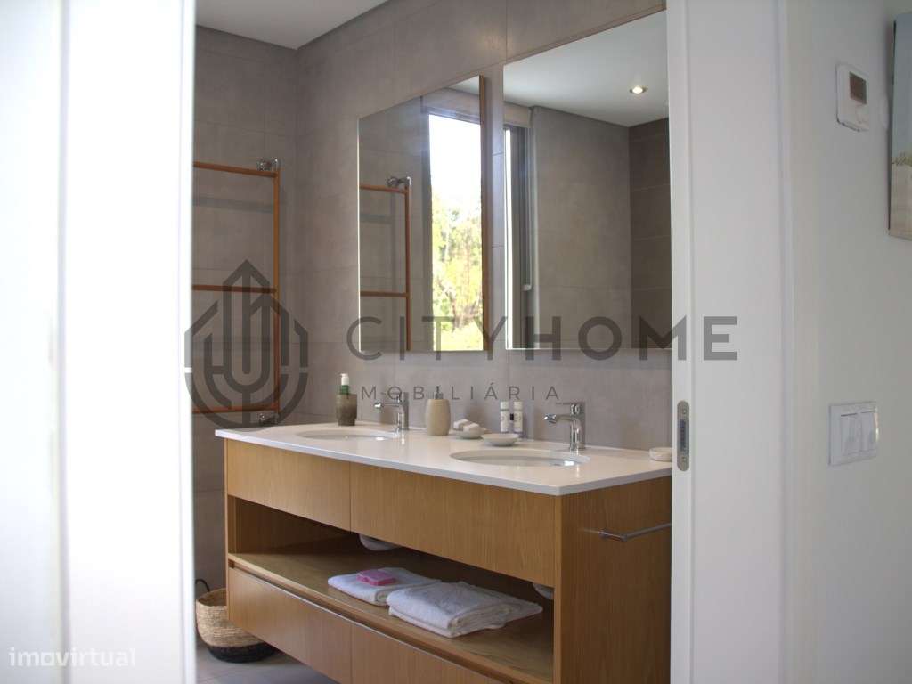 Moradia T5 com vista panorâmica de 180º sobre o mar em Loulé-20