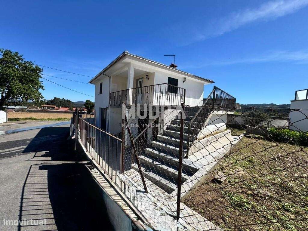 Moradia de 2 Pisos – Excelente Oportunidade em Romariz, Santa Maria da-32