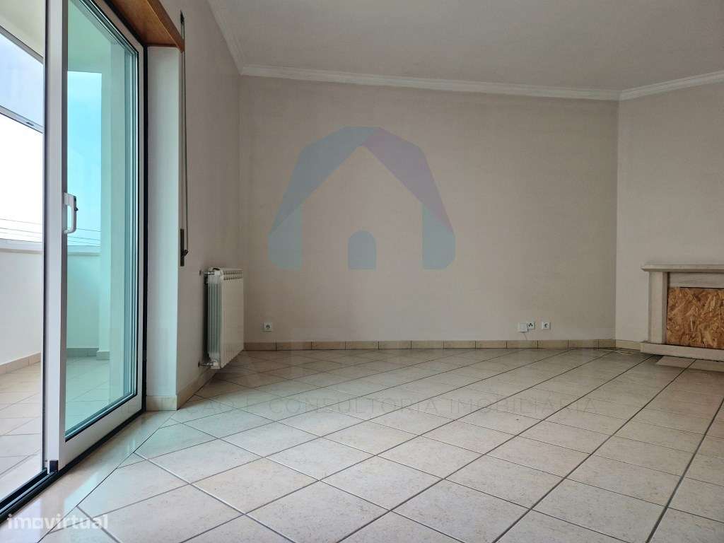 Apartamento T3 com Terraço - Pombal-8