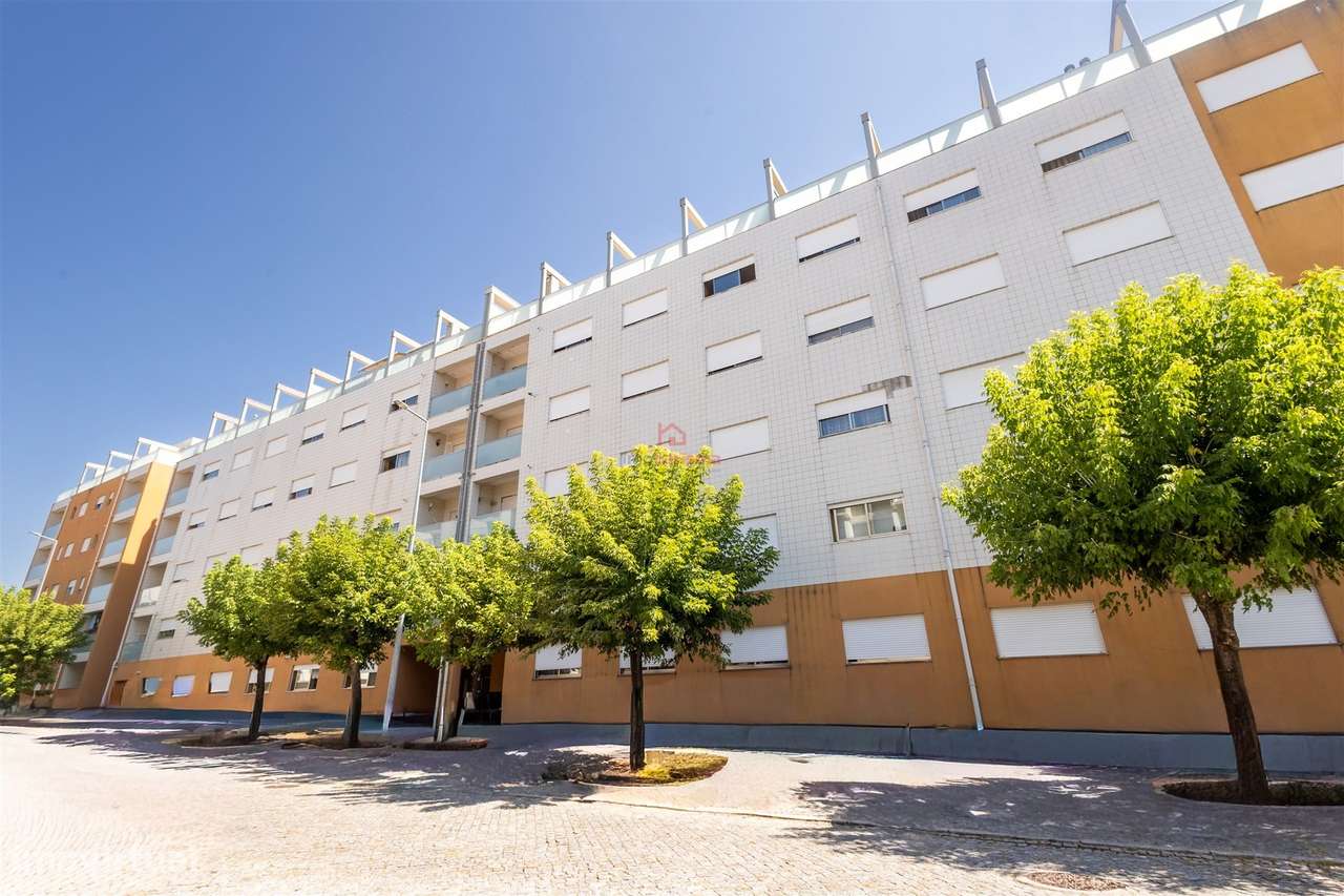 Apartamento T3 em Vila das Aves, Santo Tirso-23