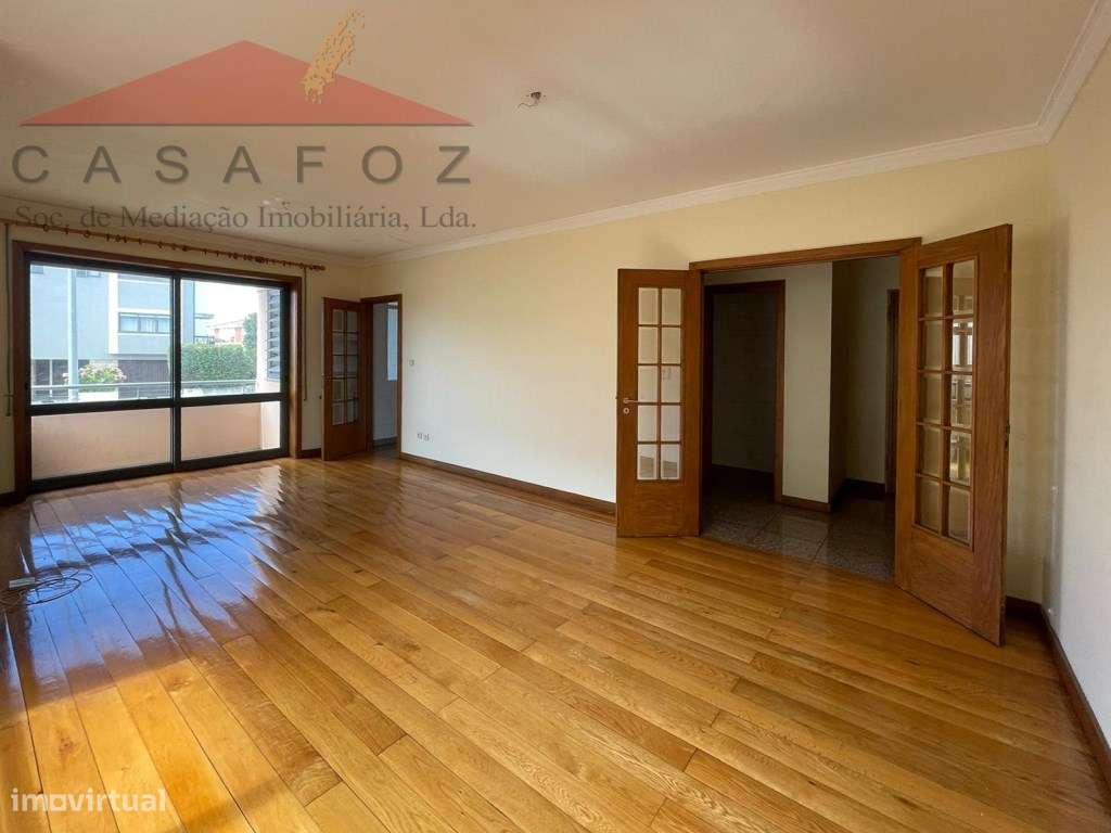 Venda Apartamento T2 em ótimo estado na Rua Lidador - Grande imagem: 2/35