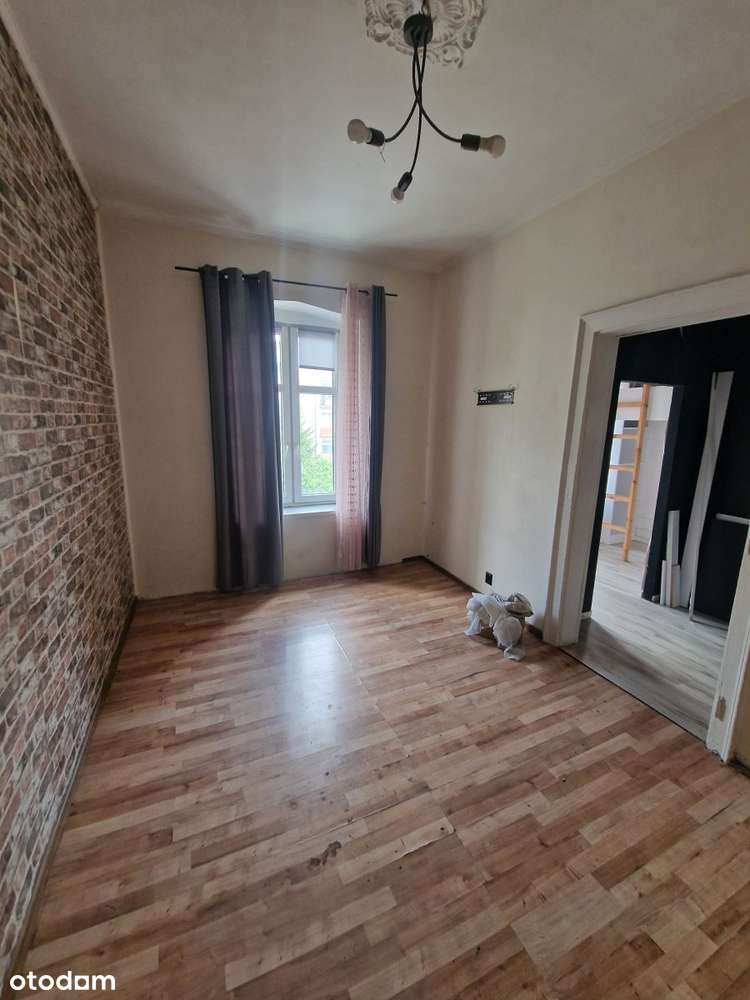 Kamienica z lokalami użytkowymi i mieszkalnymi-11