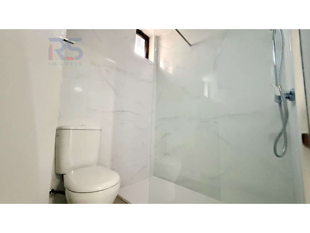 Espaço Comercial Convertido em Habitação Santo Tirso-17