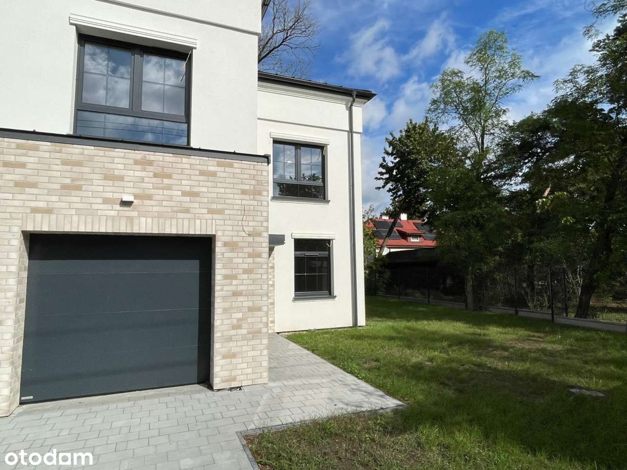 Nowoczesny dom z garażem w spokojnej okolicy-14