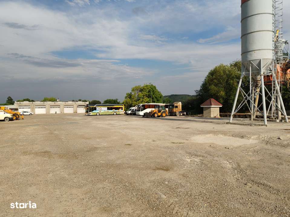 Inchiriere platforma betonata de 10000mp, pret 2euro/mp - Imagine principală: 3/7