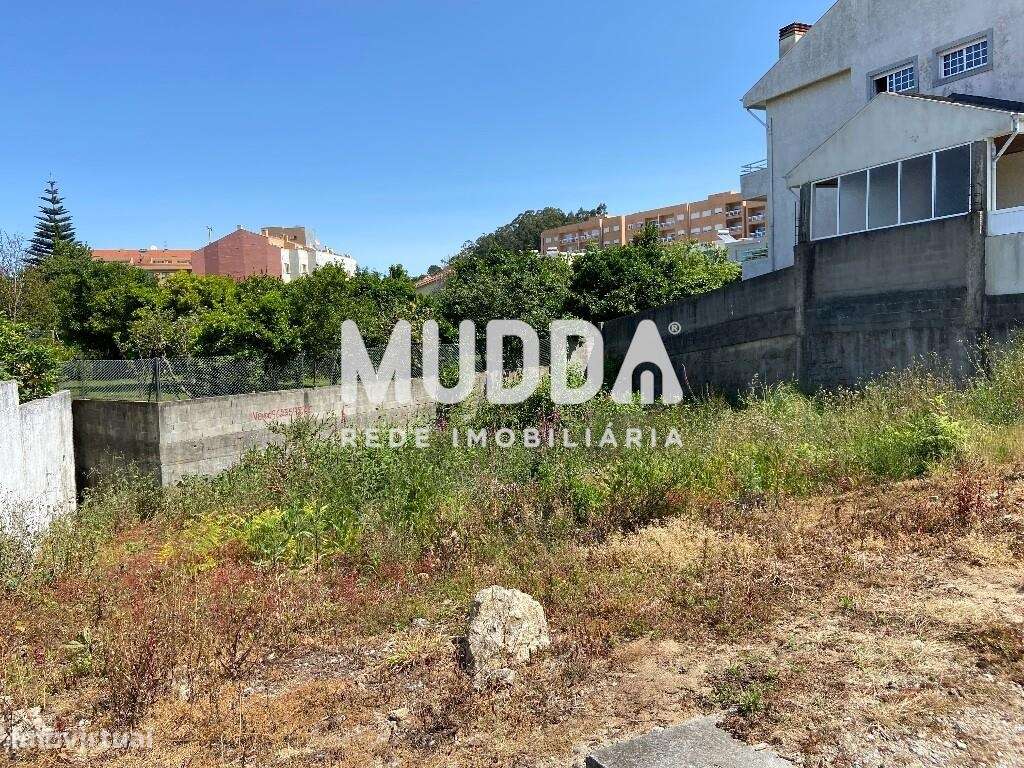 Terreno Urbano de 340 m2 para Construção de Moradia de dois Andares em - Grande imagem: 2/7