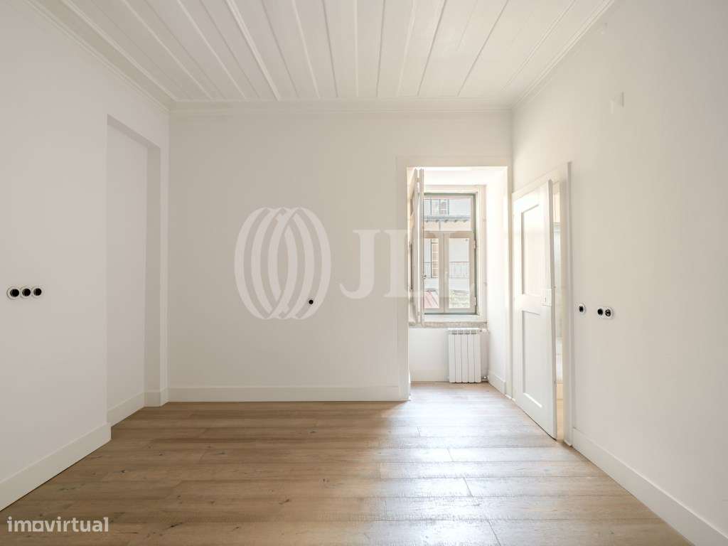 Apartamento T2+2 , renovado, em Alfama, Lisboa-15