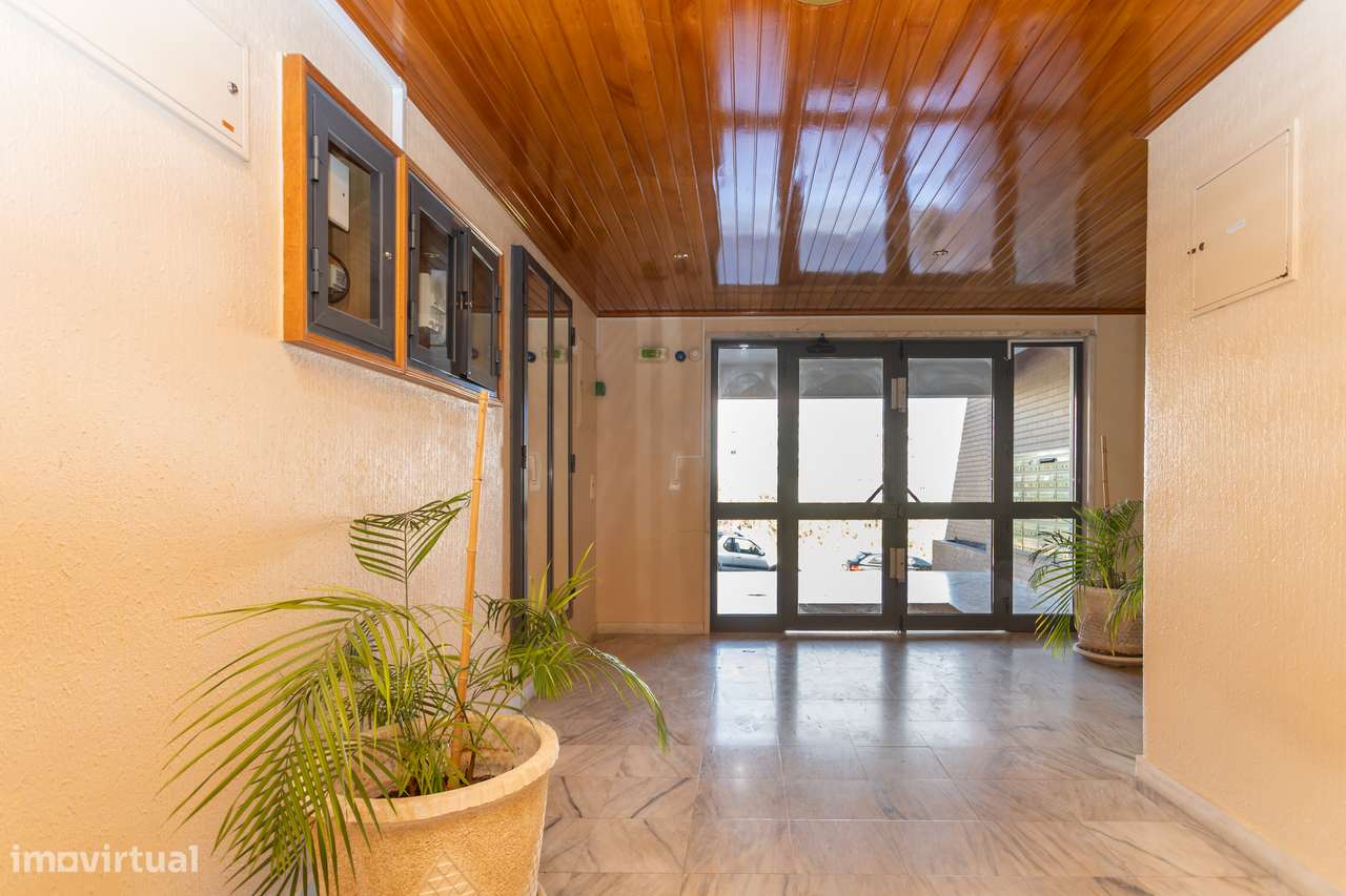 Apartamento T2 em Sesimbra num condomínio com piscina - Grande imagem: 4/34
