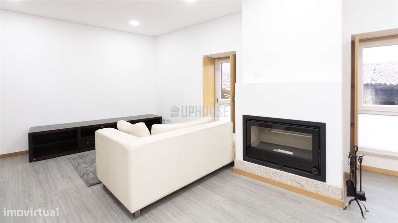 Moradia T3 Geminada Totalmente Reconstruída - Gumiei, Ribafeita - Grande imagem: 4/17