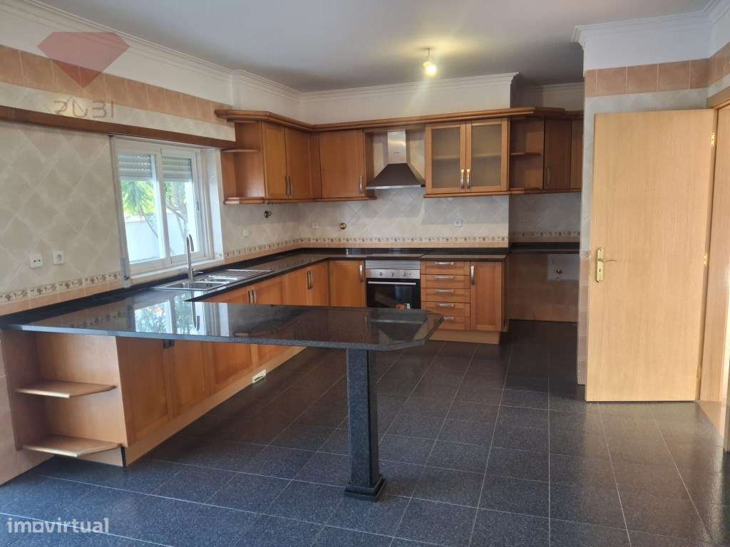 Moradia T4 à venda na Cotovia - Sesimbra-16