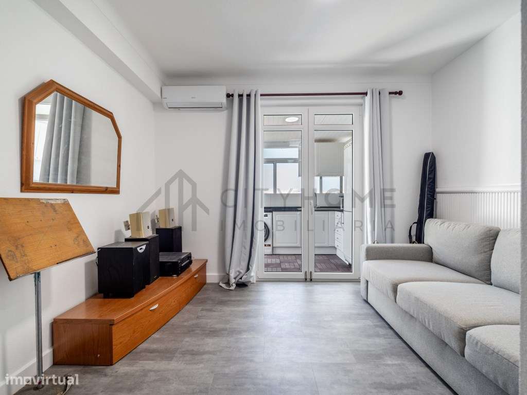 Apartamento T3 Duplex Renovado com Vista Mar-16