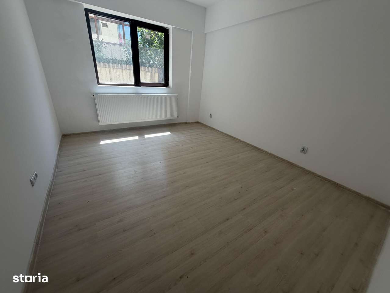 AP. 2 CAMERE - CURTE PROPRIE 65 MP, BLOC NOU, PARCARE INCLUSA,COMIS 0%