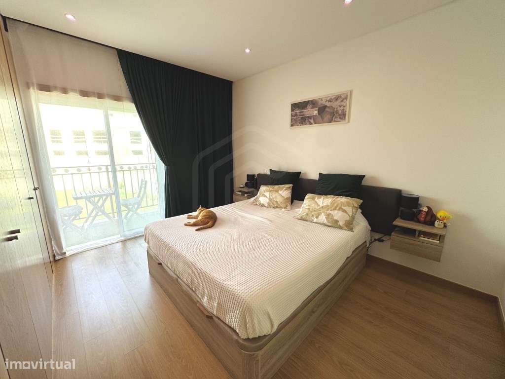Apartamento T2 de arquitetura moderna inserido em condomínio com pi...-9