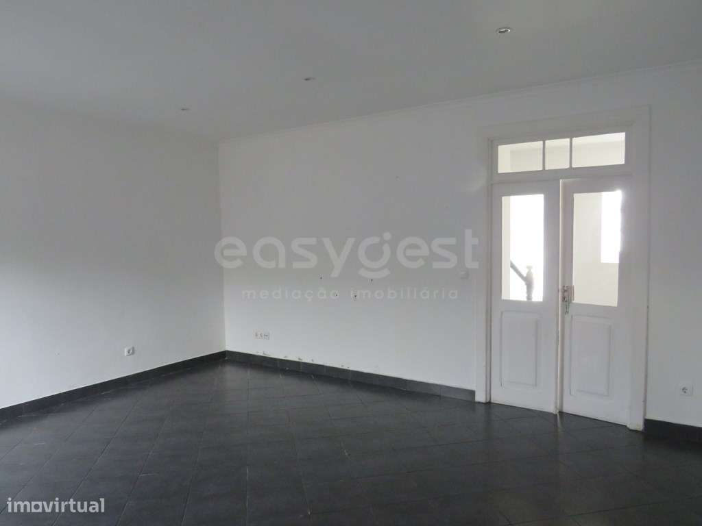 Moradia em Benfeitoria com quintal e vista mar. - Grande imagem: 2/20