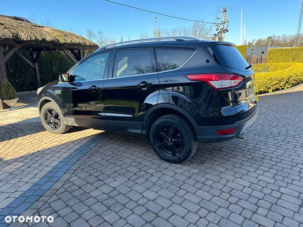 Ford Kuga 2.0 TDCi 2x4 Titanium - 4