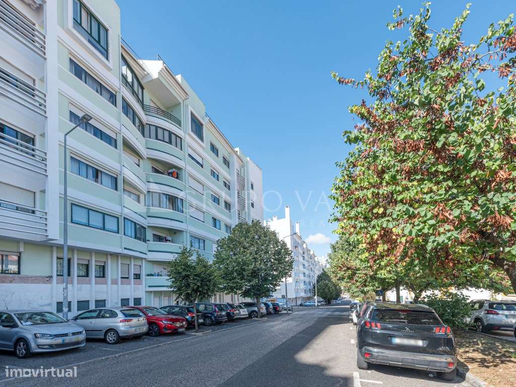 Apartamento T2 Remodelado | Cavaleira | Algueirão-Mem Martins-33
