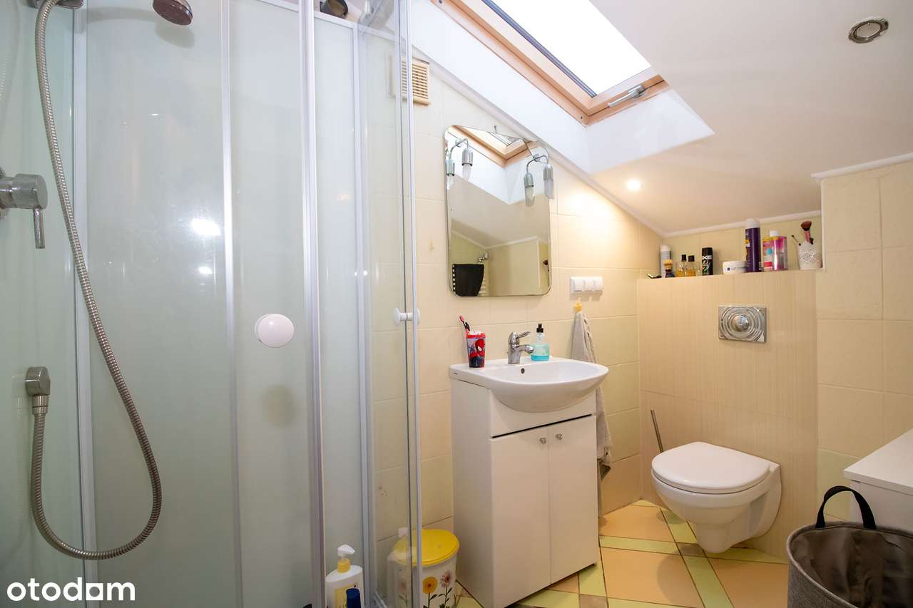 Duży, funkcjonalny dom pod Opolem-13