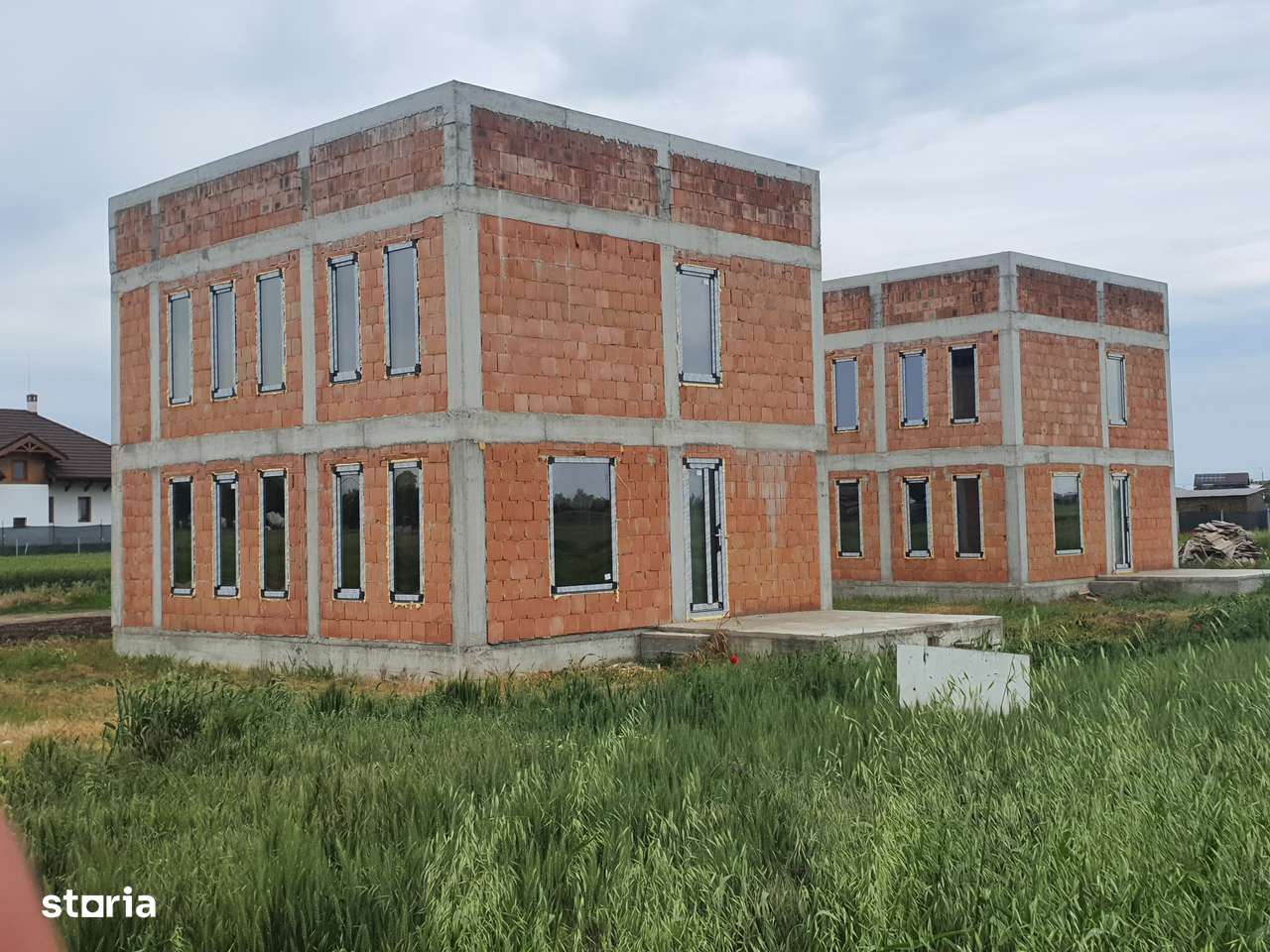 Casă de Vanzare - Imagine principală: 5/17