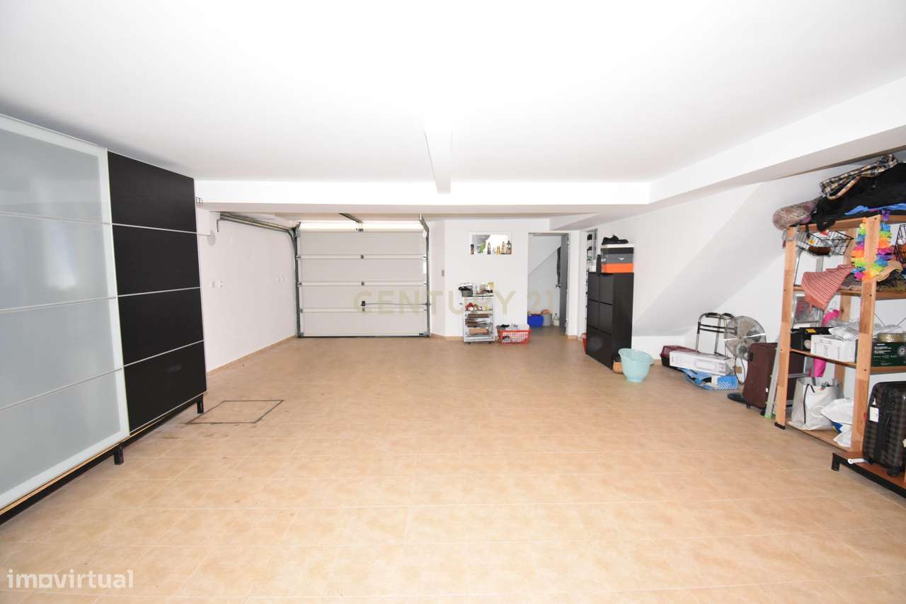 Moradia T3+1 em Alcochete: Luxo e Conforto!-58