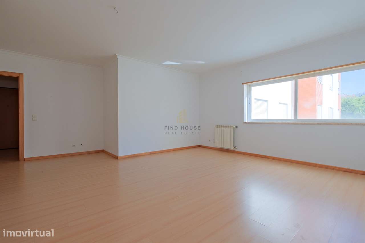 Vende-se T1 com garagem no Parque de São Domingos, em São Domingos de-5