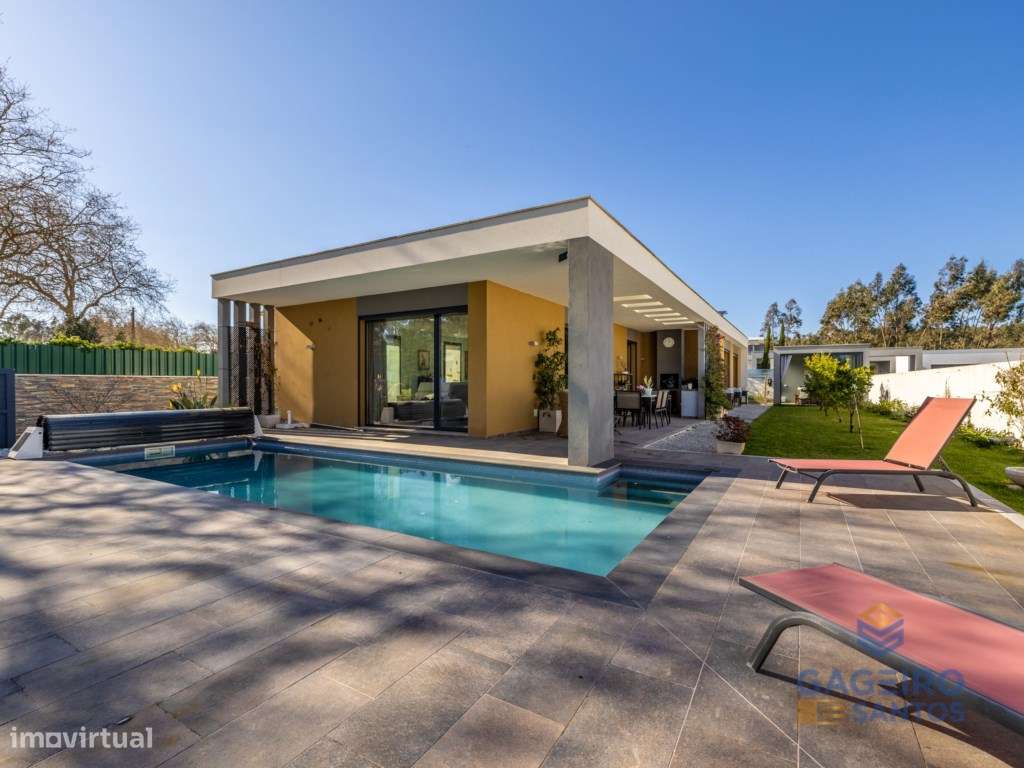 Moradia Térrea T3 Contemporânea com Piscina-59