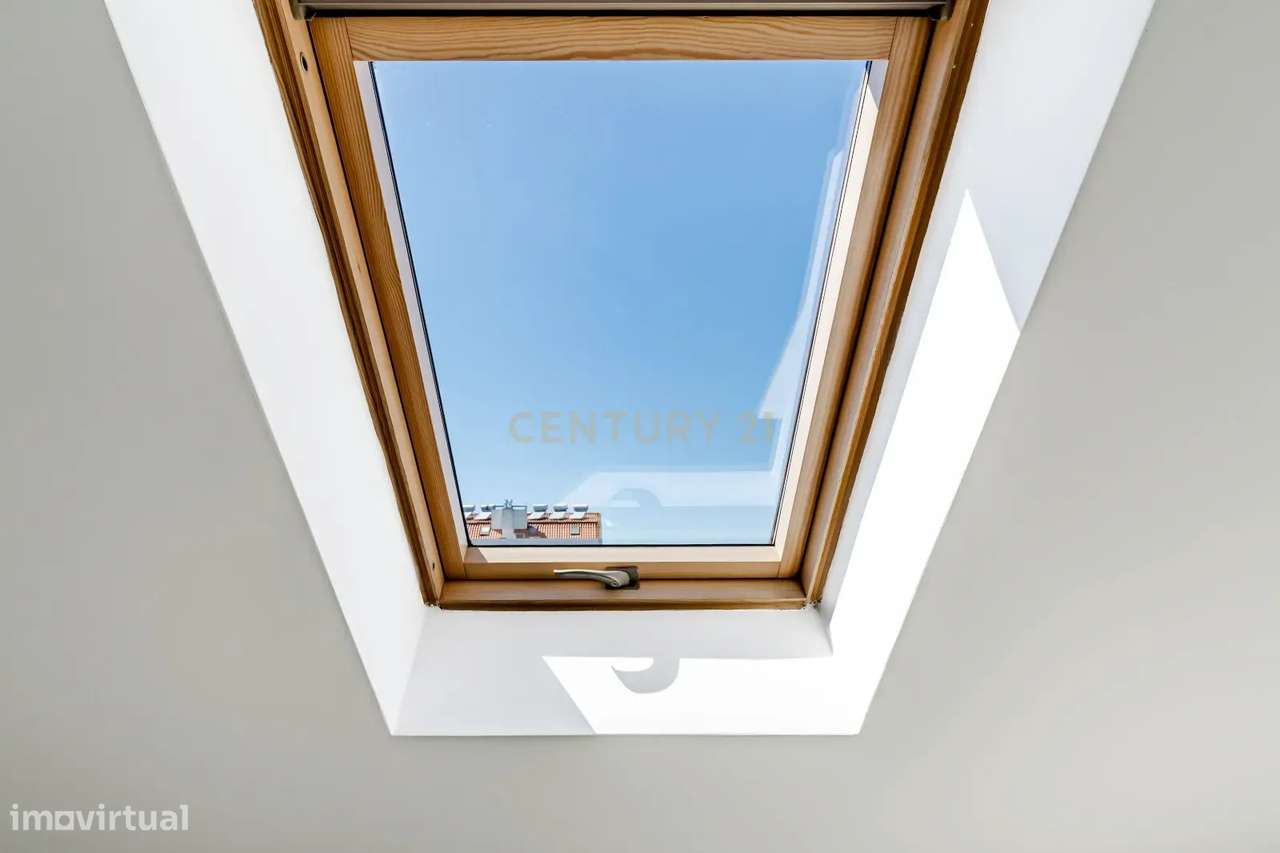 T3+1 Duplex com Box e Churrasqueira | Quinta da Fábrica | Vale de Milh-11