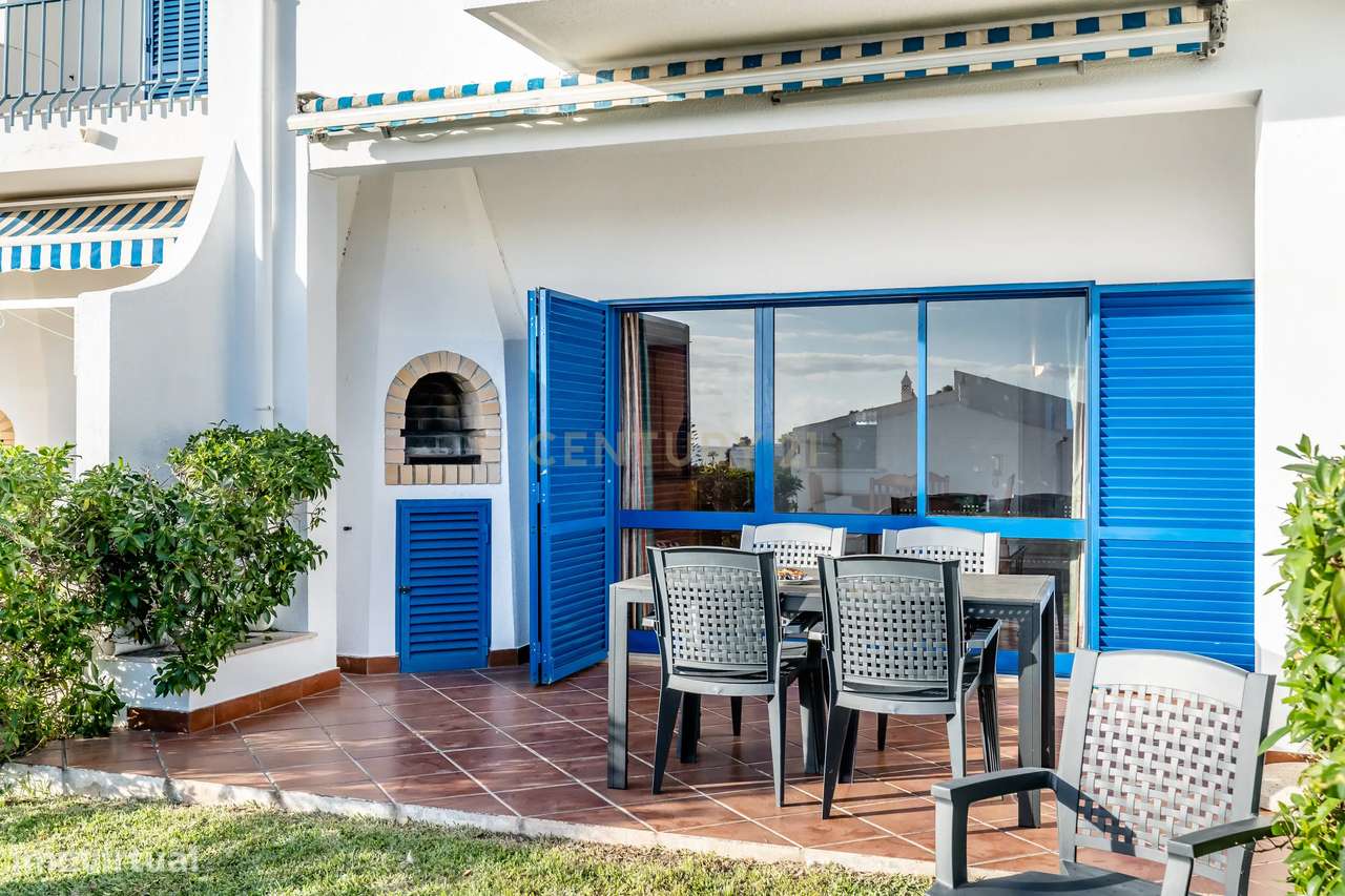 Moradia geminada T2+1 com Piscina e estacionamento coberto em Condomín - Grande imagem: 5/29