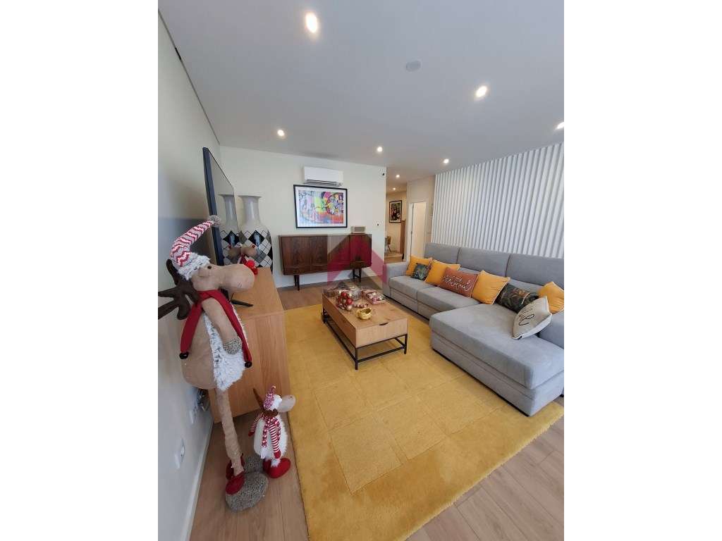 Moradia T3+1 Moderna luxuosa em Cacia-8