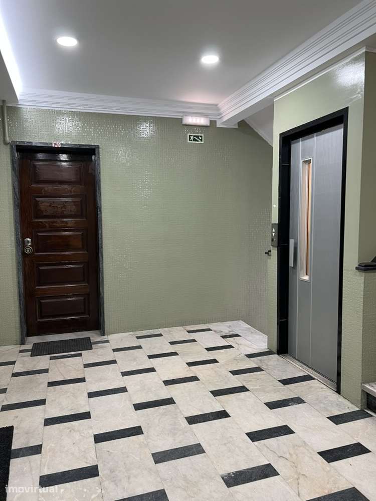 Arrendamento de espaço comercial T5 na Avenida Almirante Reis, 106 - Grande imagem: 5/17