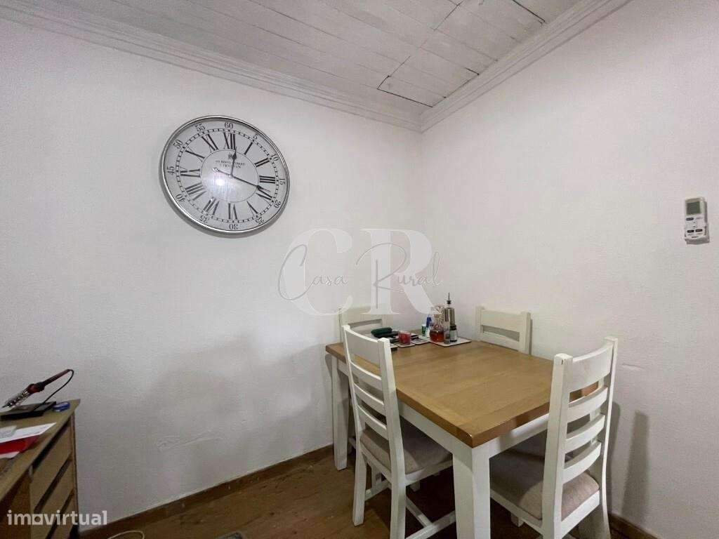 Casa de 4 quartas renovada com terreno em Vila Nova de Poiares-7