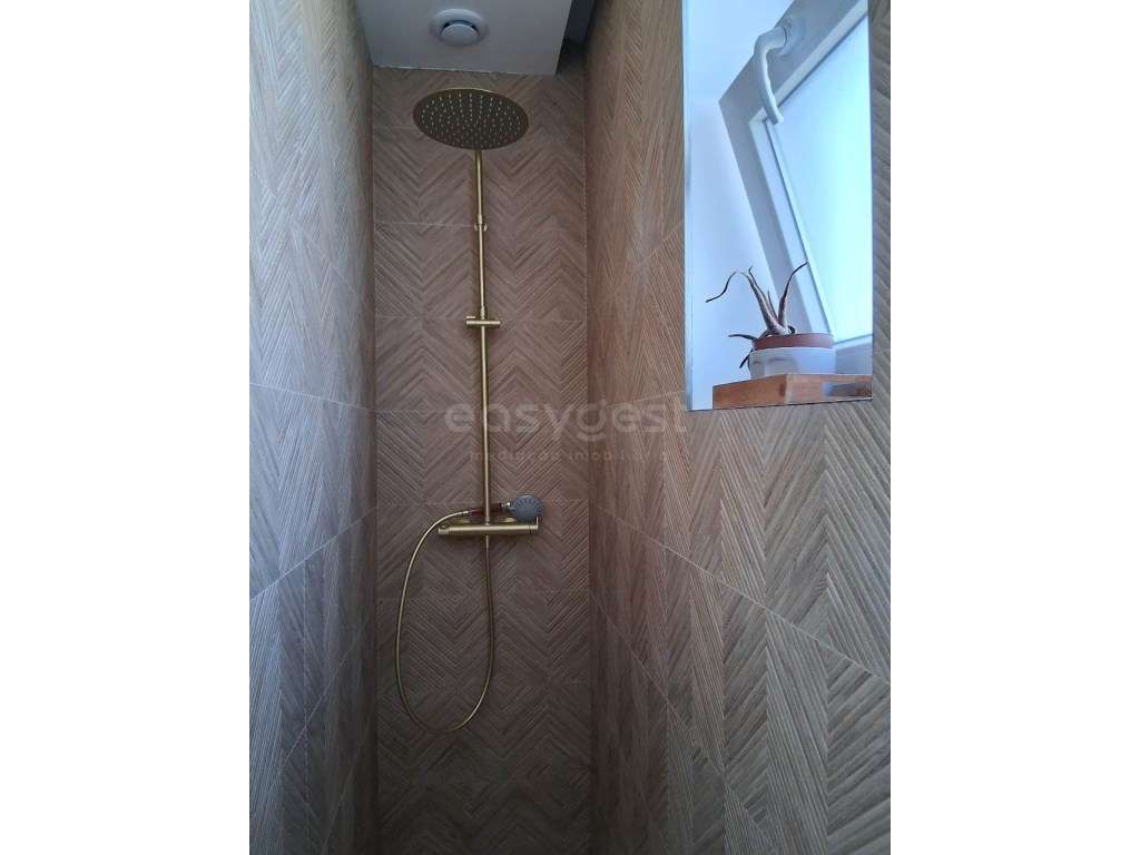 Fantástica moradia T4+2 c garagem em box - Parchal - Grande imagem: 5/29