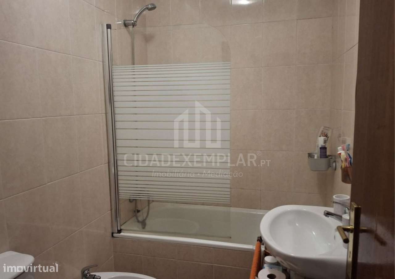 Apartamento T1+1 com Garagem – Excelente Oportunidade-5