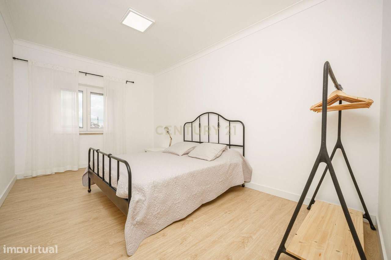 Apartamento T5 no Bairro do Liceu - Ideal para Famílias ou Investiment-8