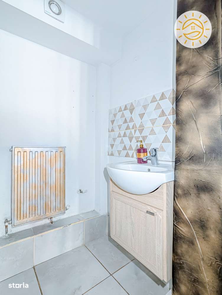 Spatiu comercial cu vitrina la strada in Centrul Istoric-6