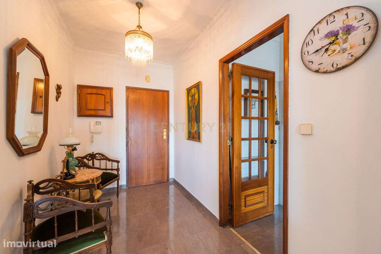 Excelente T4 c/Box | São Domingos de Rana-44