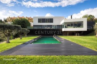 Moradia T4 com arquitetura contemporânea | Belas Clube de Campo