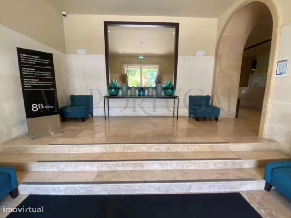 Refúgio de Design e Luz na Praça Dom Luís I - Onde o Rio encontra a...-34