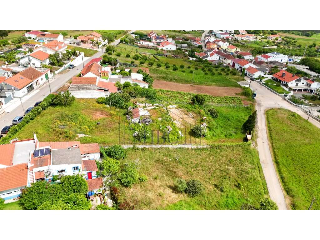 Terreno com Potencial de Construção e Vista Serra de Montejunto - B...-9