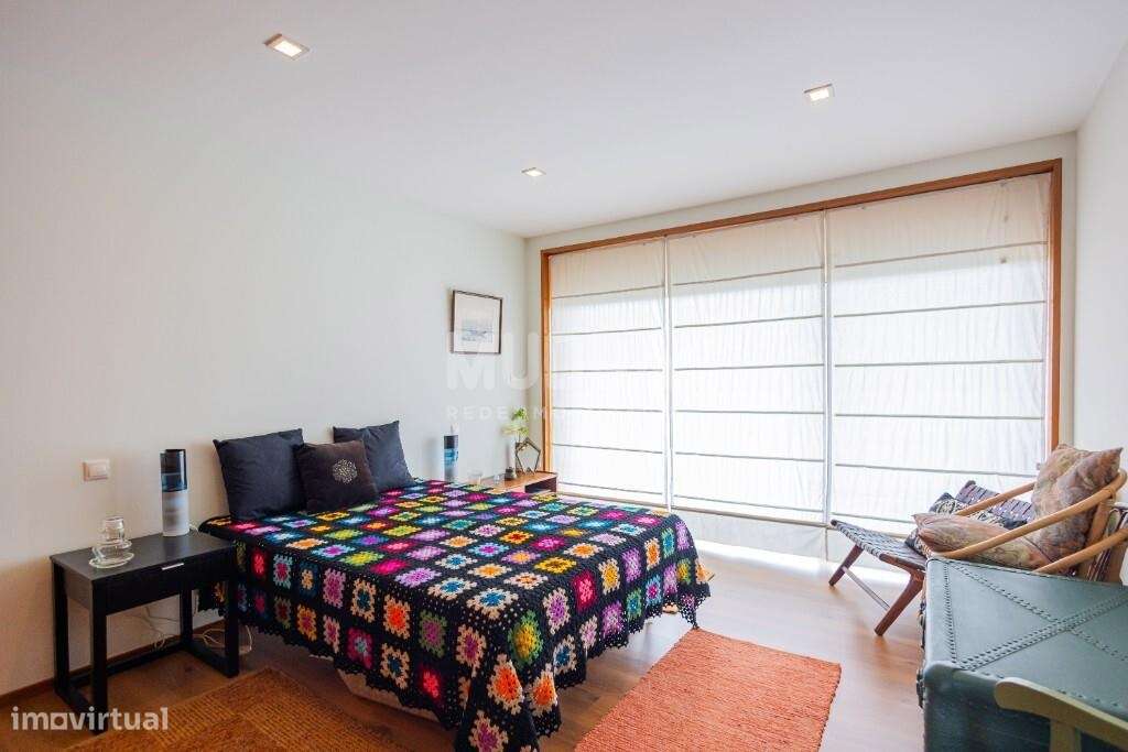 Viver na Torreira: Moradia T4 com Luz Natural e Espaço Exterior Único-30