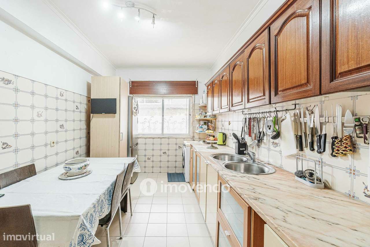 Apartamento T2 com arrecadação, em Agualva-8