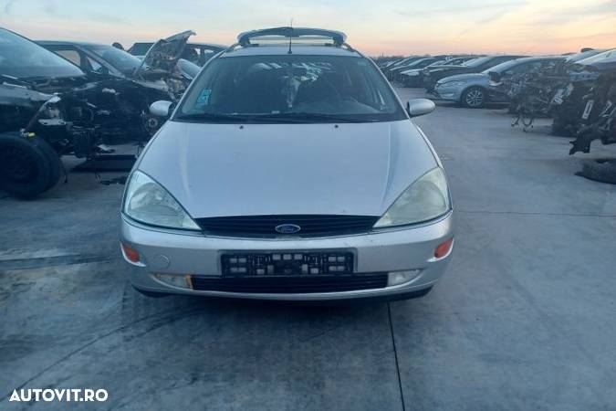 Lampa stop dreapta pe aripa Ford Focus 1  [din 1998 pana  2004] wagon 5-usi 1.6 MT (101 hp) - 3