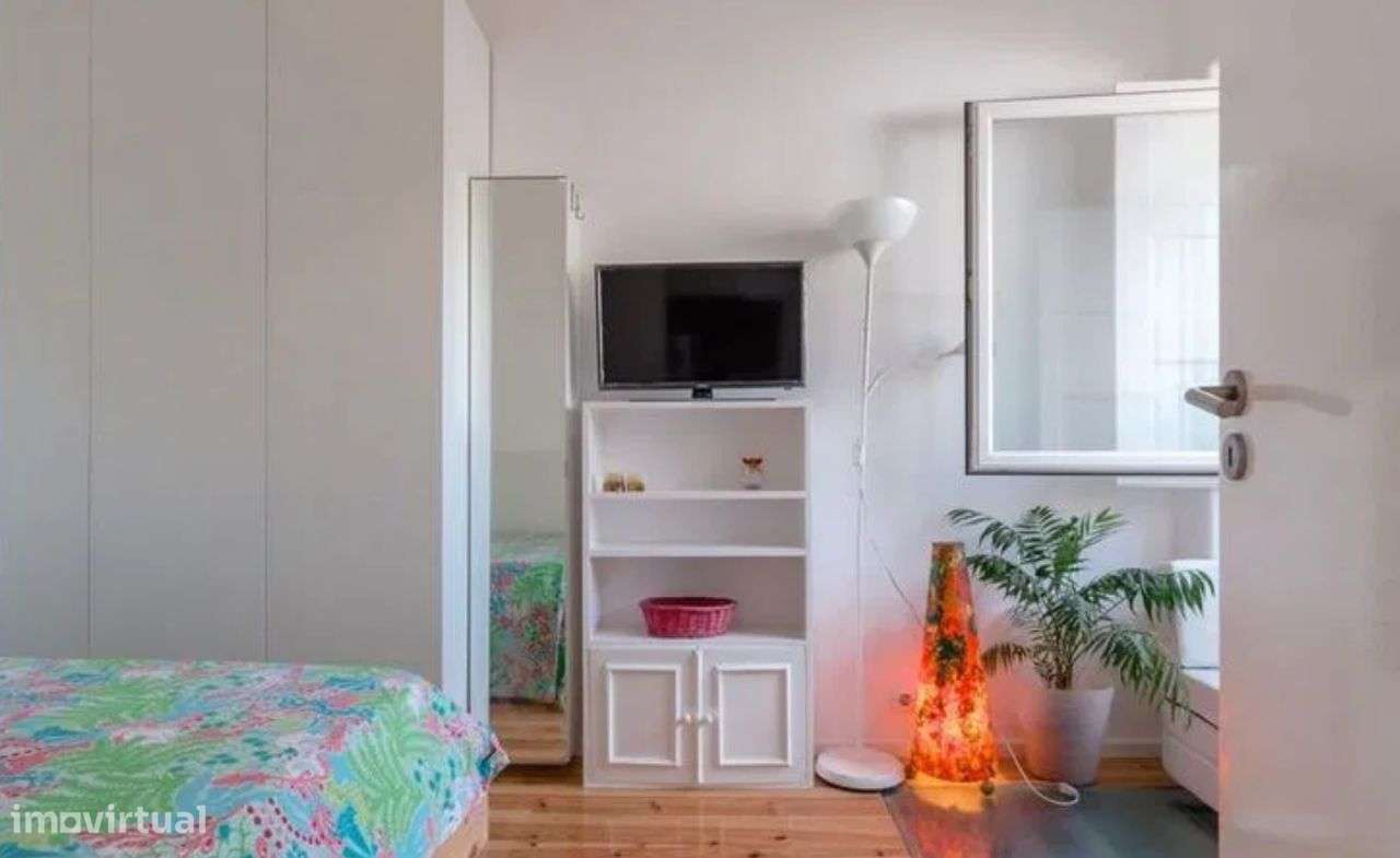 Estúdio T1 mobiliado, equipado, no famoso  bairro Alvalade - Grande imagem: 4/12