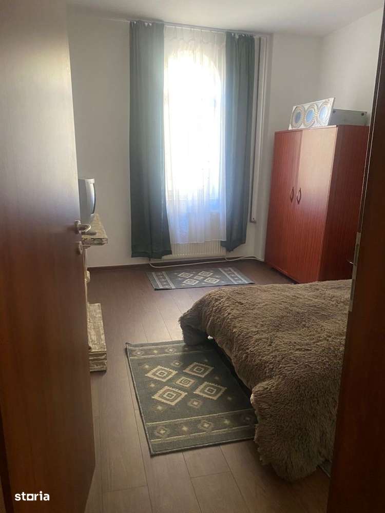 Apartament 3camere de vanzare Central in Predeal negociabil - Imagine principală: 5/16