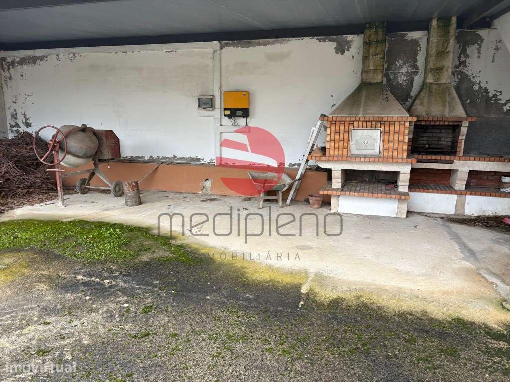 Moradia Bi-Familiar T8 Venda Moimenta da Beira-38