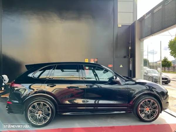 Porsche Cayenne Platinum Edition - 3