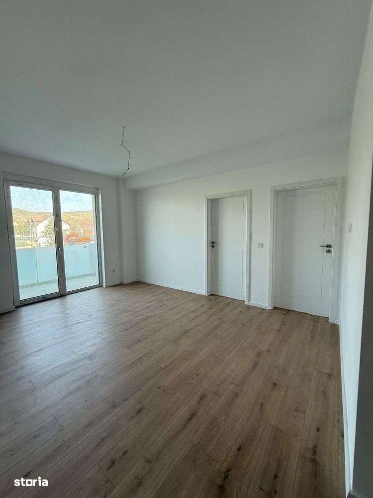 Apartament 3 camere , bloc nou , strada Zăvoaie-1